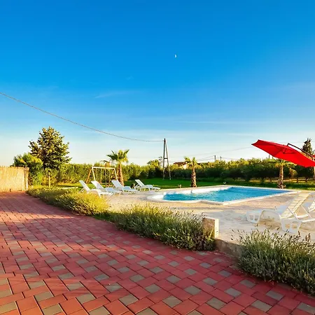 Oasis Tinj Villa