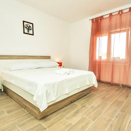 Villa Oasis Tinj - Happy *