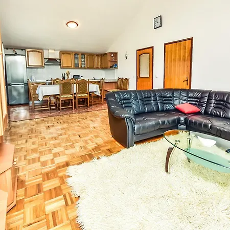 Oasis Tinj - Happy Villa Biograd Na Moru